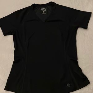 Women’s Small Mountain Hardware performance top